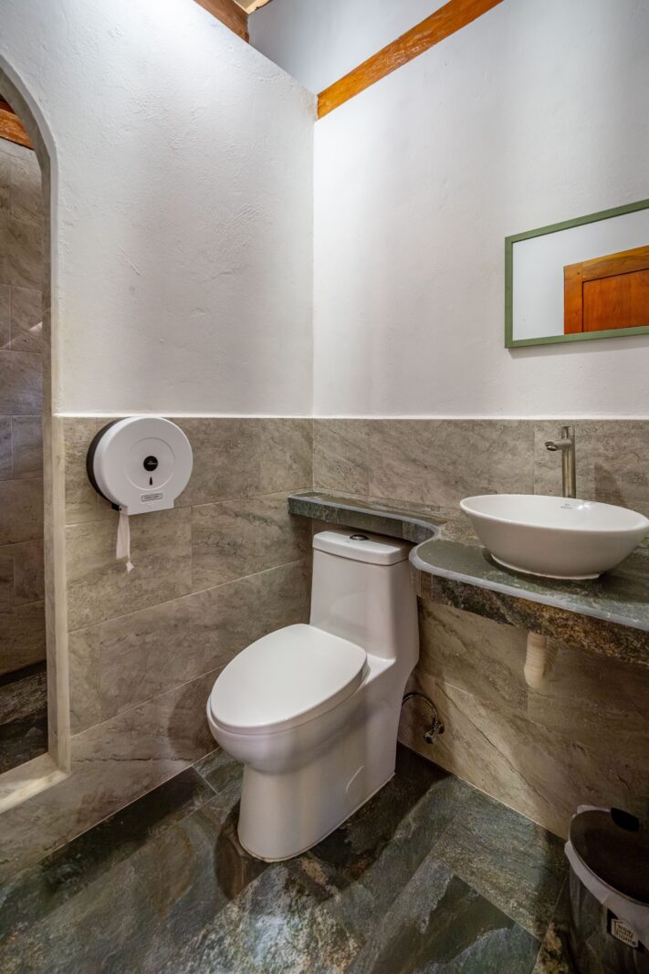 Private bathroom of the rooms at Cuyabeno Dolphin Lodge